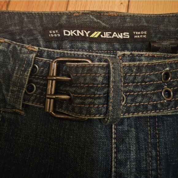 DKNY FLARED BOOT CUT VINTAGE JEANS W/ TAGS STILL ON - Picture 2 of 6